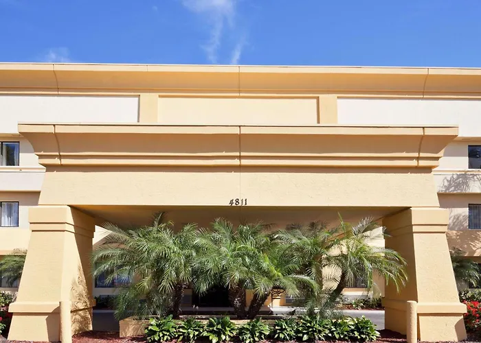 La Quinta By Wyndham Tampa Fairgrounds - Casino Hotel Mango
