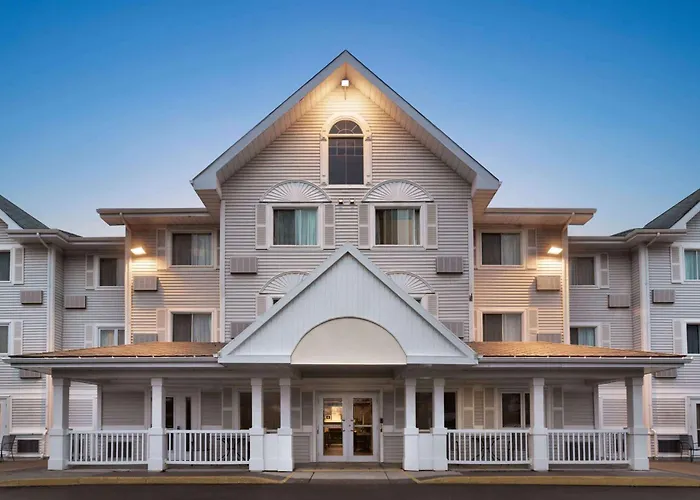 Travelodge Suites By Wyndham Moncton