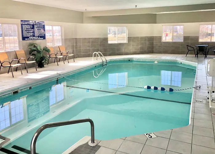 Red Roof Inn & Suites Omaha - Council Bluffs