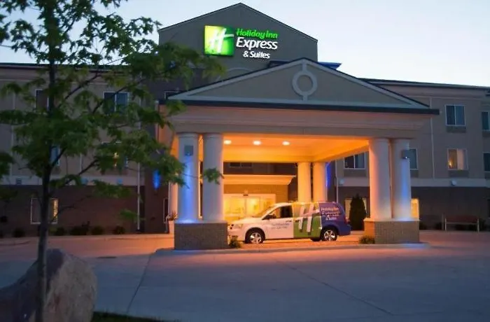 Holiday Inn Express & Suites Northwood By Ihg