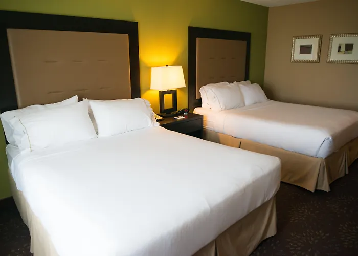 Holiday Inn Express & Suites Northwood By Ihg