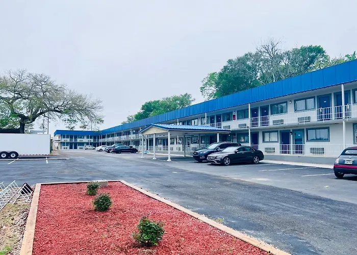 Budget Inn And Suites