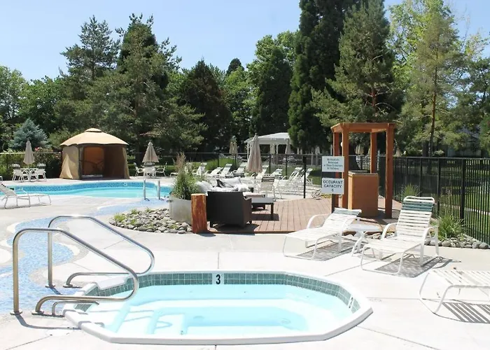 Thunderbird Resort Club
