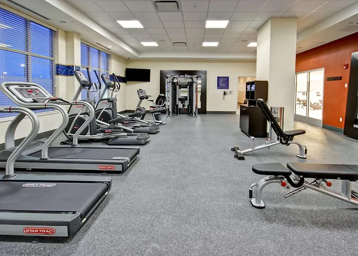 Hampton Inn & Suites - Medicine Hat