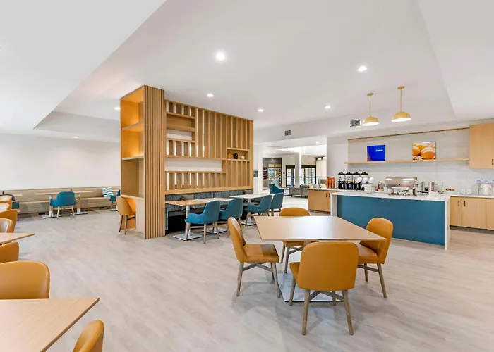 Comfort Inn & Suites Verona At Turning Stone Resort Casino