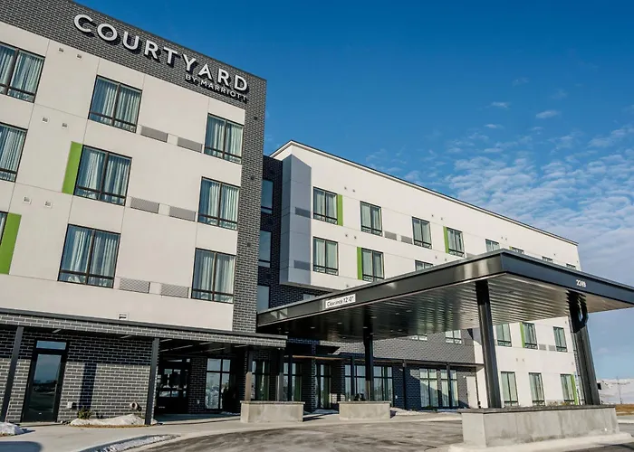 Courtyard By Marriott Fargo