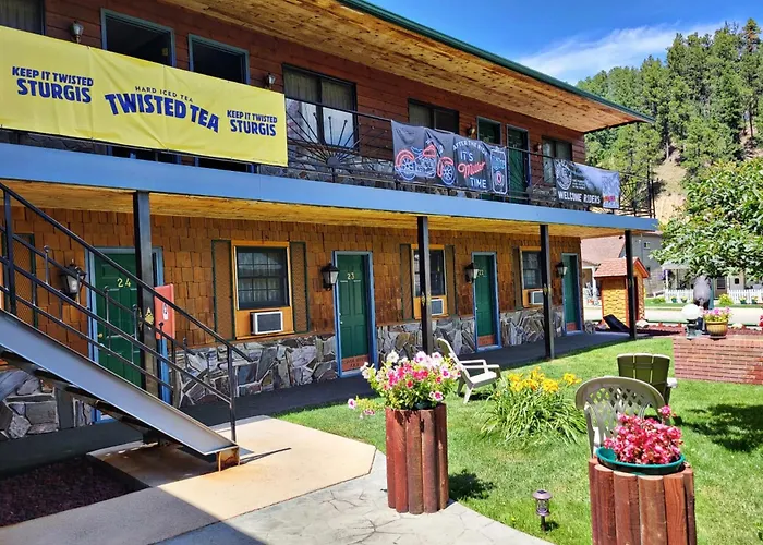 Cedar Wood Inn