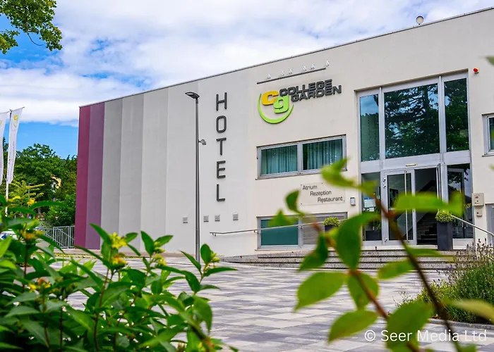 College Garden Hotel