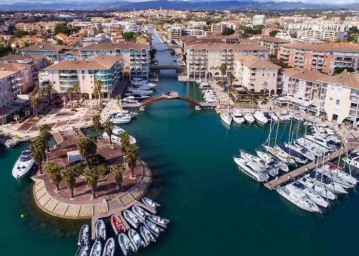 Hotel Sable Et Soleil - Port, Plage & Jacuzzi Prive