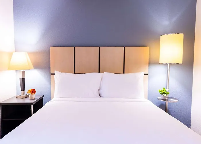 Sonesta Simply Suites Lansing