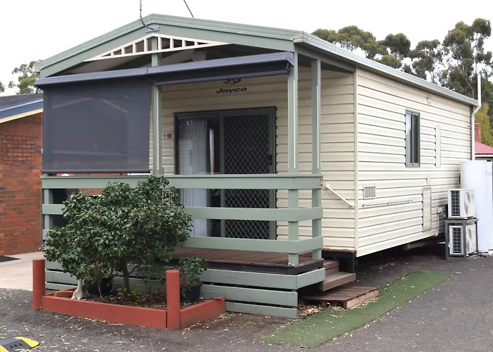 Golden Country Motel And Caravan Park