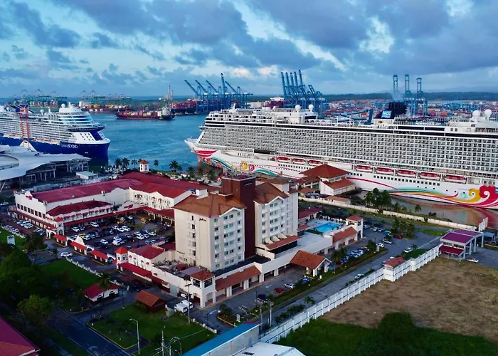 Radisson Colon 2000 Hotel & Casino At Cruise Port & Duty Free Mall
