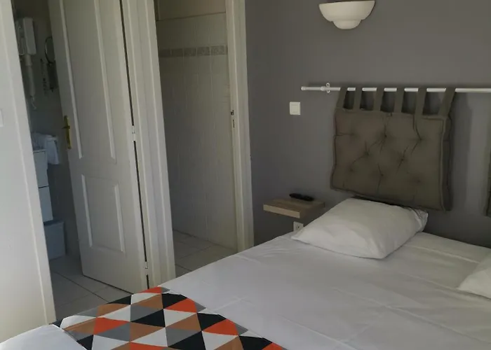 Carry Hotel
