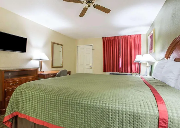 Rodeway Inn Delano