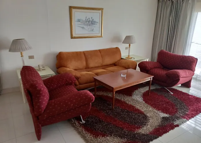 Cairo Pyramids Hotel