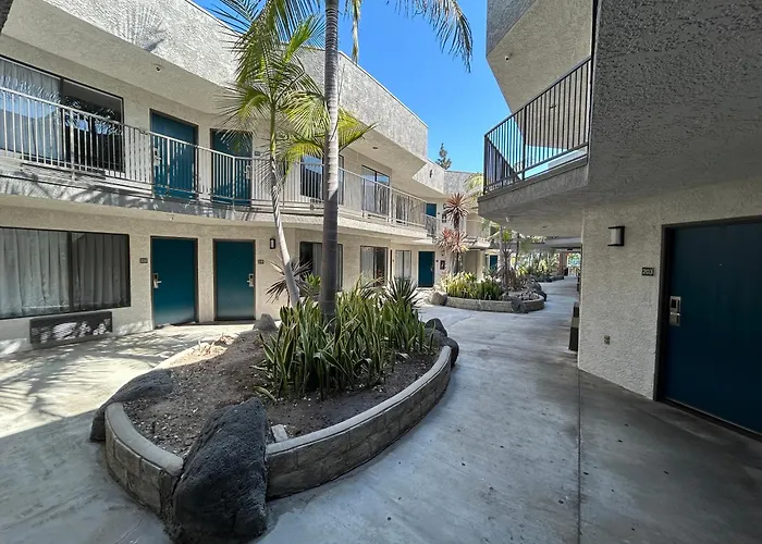Studio 6 Suites Gardena, Ca
