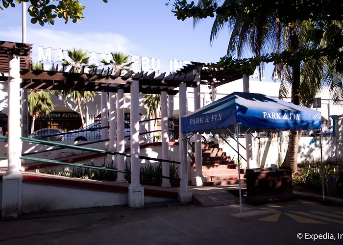Waterfront Airport Hotel And Casino Isla de Mactán