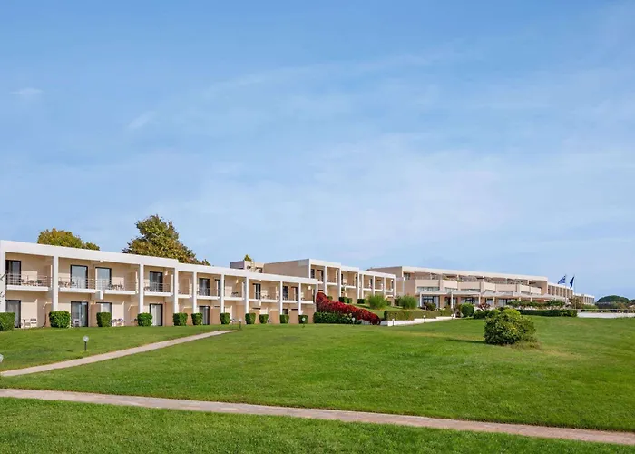 Ramada Plaza By Wyndham Thraki