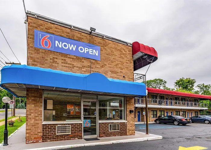 Motel 6-Elmsford, Ny - White Plains