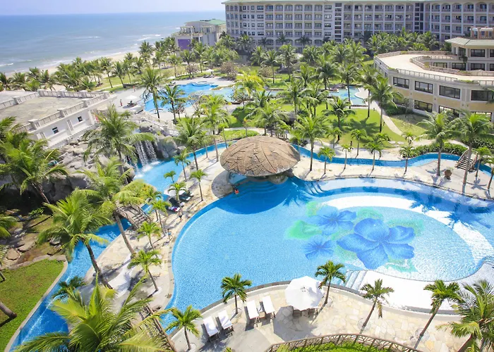 Olalani Resort & Condotel