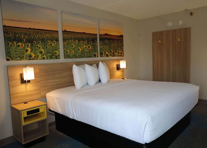Days Inn By Wyndham Mandan Bismarck Area
