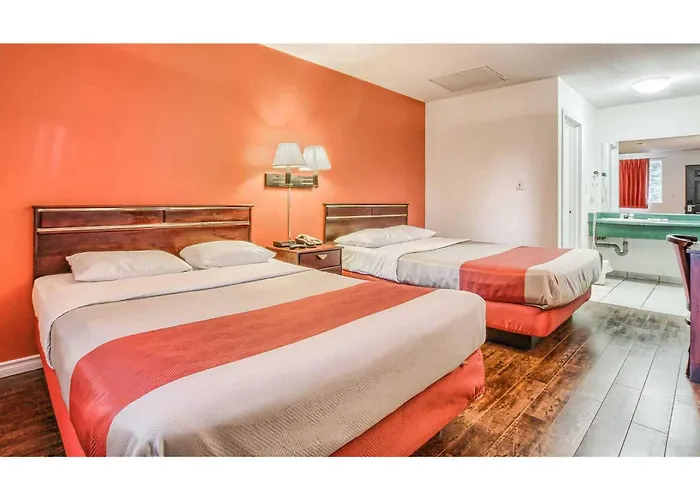 Motel 6-Windsor, On