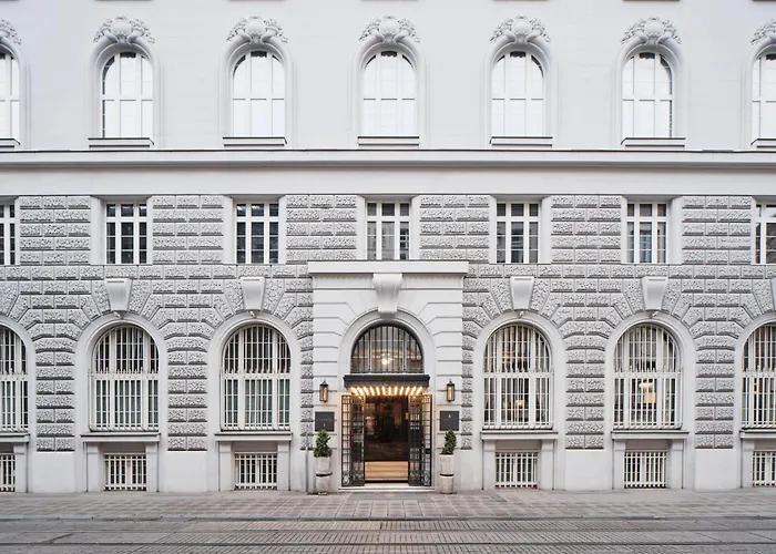 Hotel Capital