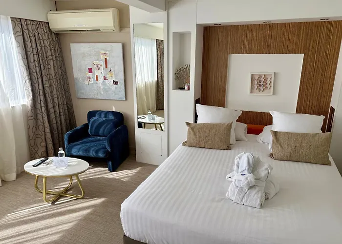 Best Western Plus Hôtel la Rade