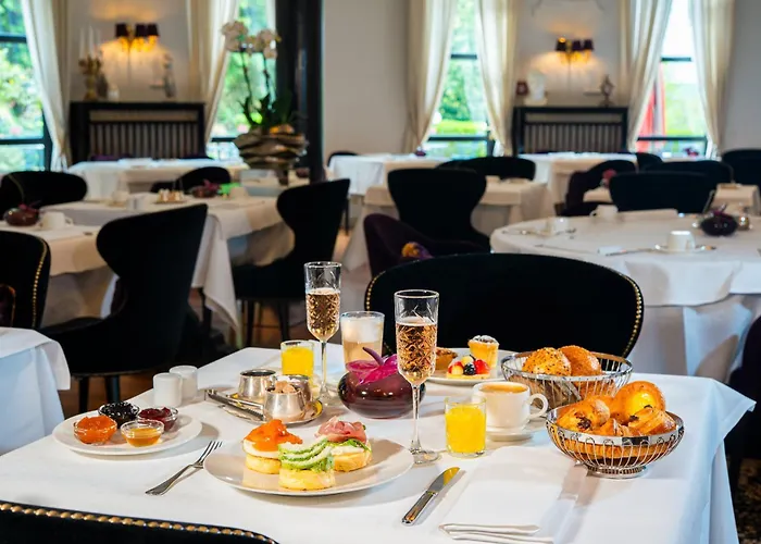 Victor'S Residenz-Hotel Schloss Berg