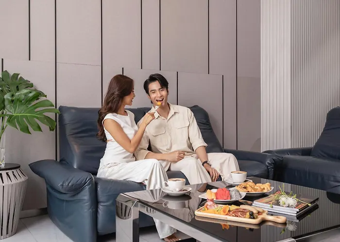 M City Hotel Saigon - Complimentary Afternoon Tea Served Daily