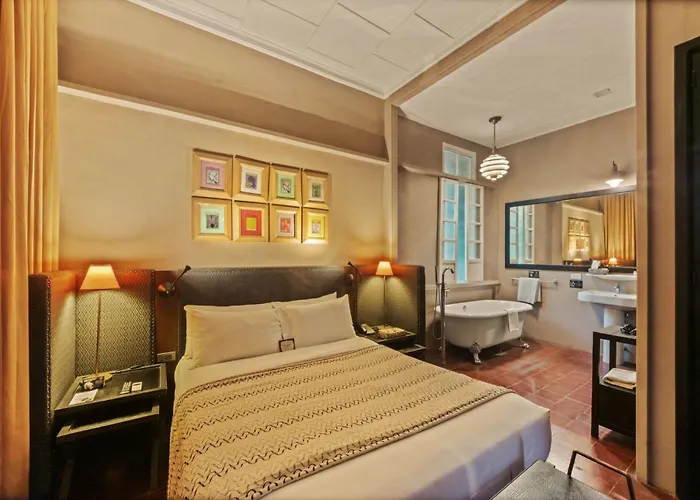 The Henry Hotel Manila