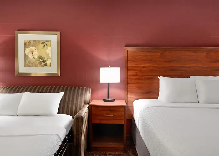 Ramada By Wyndham Grand Forks Hotel