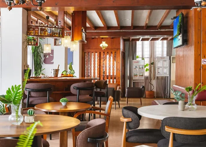 Kyrenia British Harbour Hotel