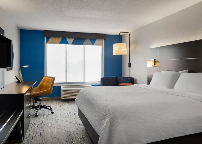 Holiday Inn Express Hotel & Suites Altoona-Des Moines By Ihg