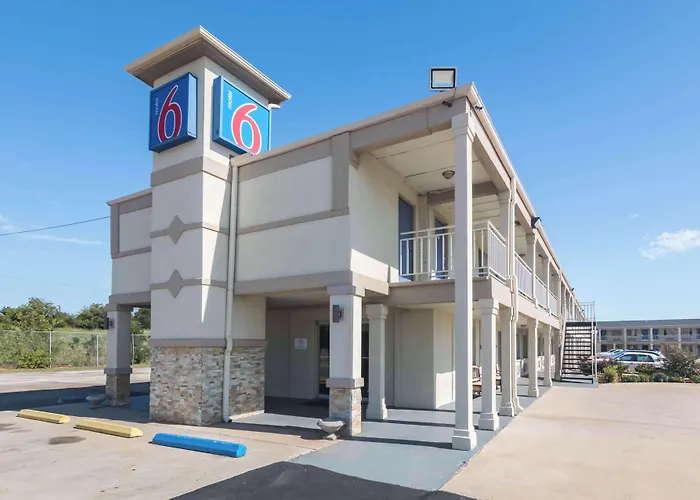 Motel 6-, Tx - North
