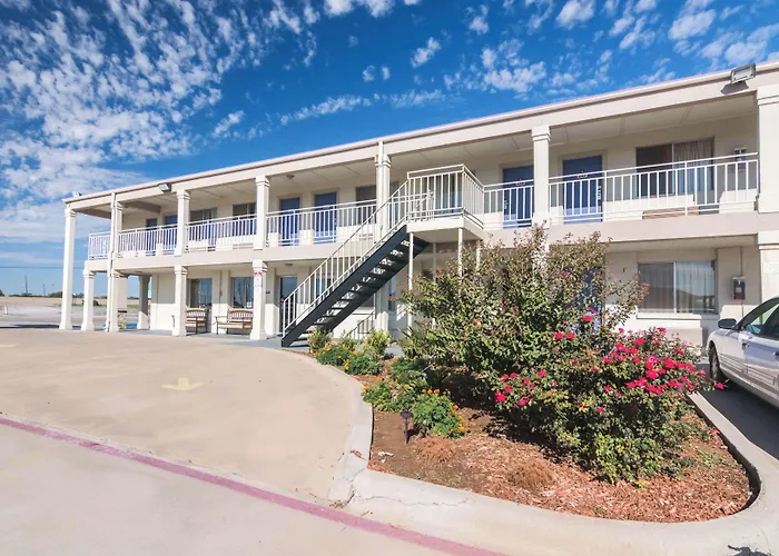 Motel 6-, Tx - North