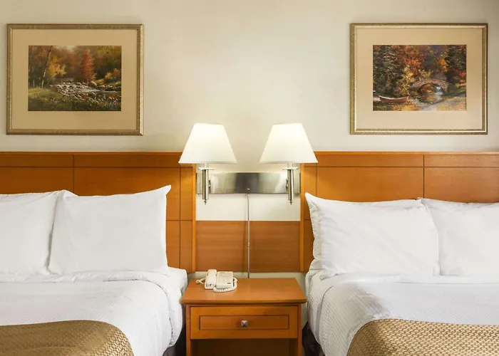 Travelodge By Wyndham Edmonton East